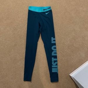 NIKE PRO DRI FIT ATHLETIC LEGGINGS
